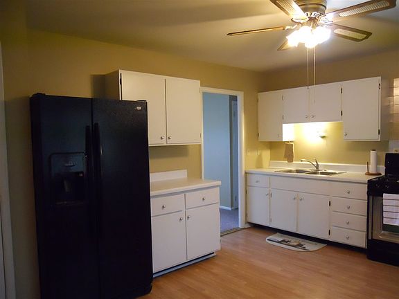 3rd image of 3764 Kimberly Dr
