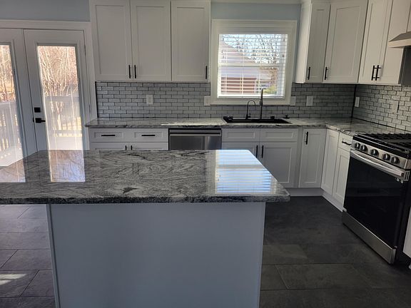 4th image of 103 Jones Ave Unit B