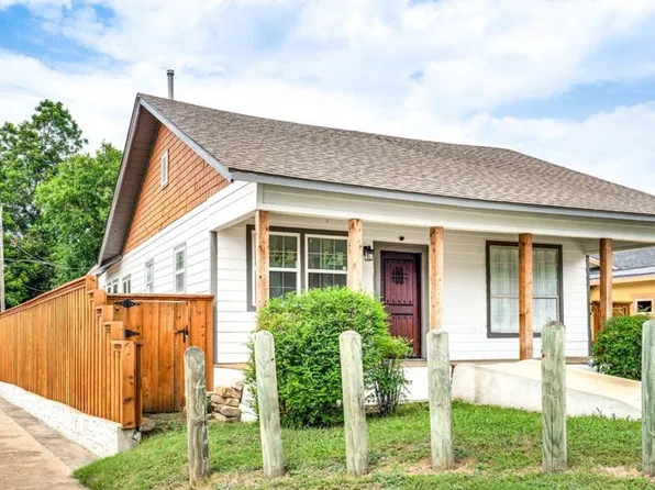 1023 S Beacon St, Dallas, TX