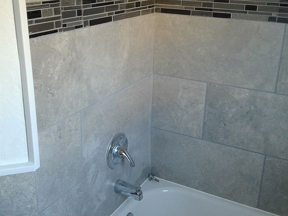4th image of 1106 NW Ash Ave