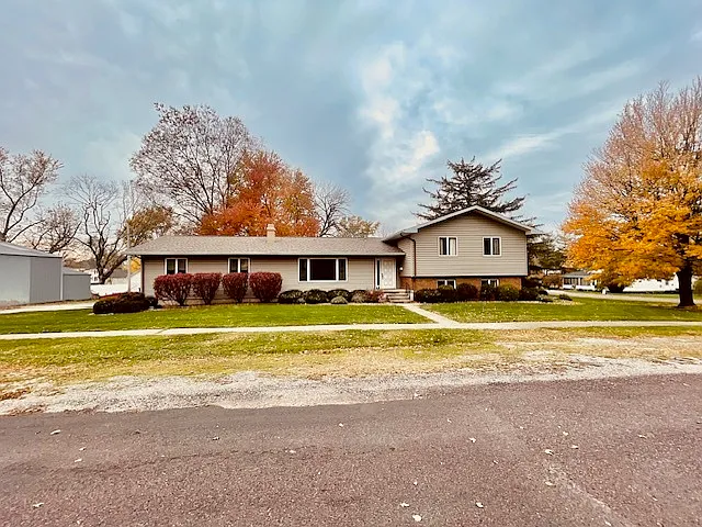 204 N Brook St photo 1