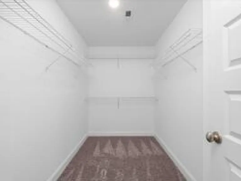 1005 Linsmore Ave — Photo 17