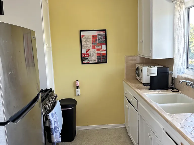 1041 Euclid St #E — Photo 8