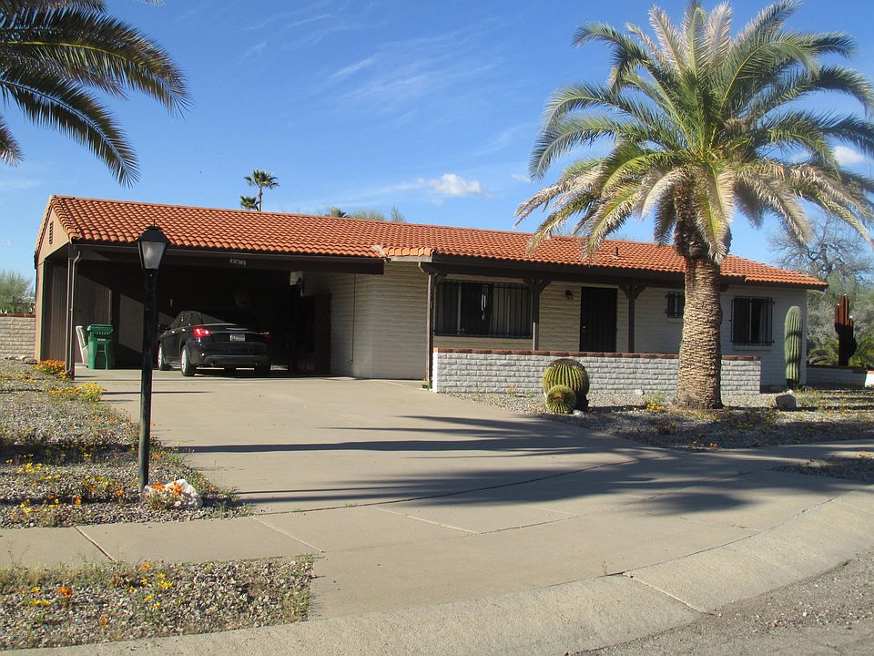1st image of 261 E La Espina