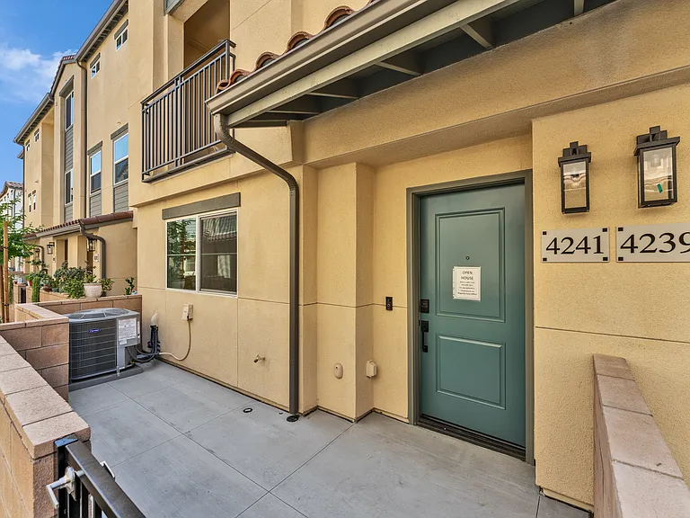 Jasmine Ln — Photo 17