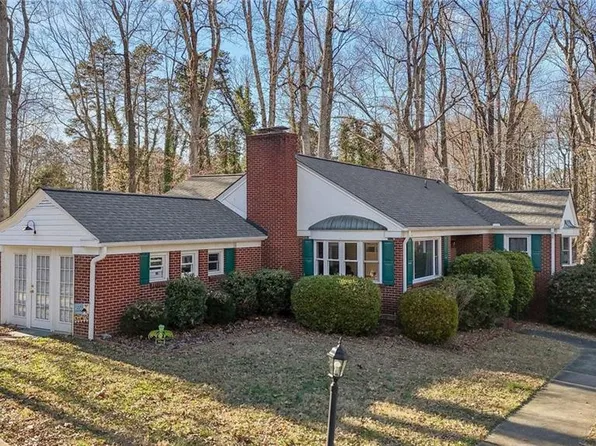 125 Circle Dr, Thomasville, NC 27360