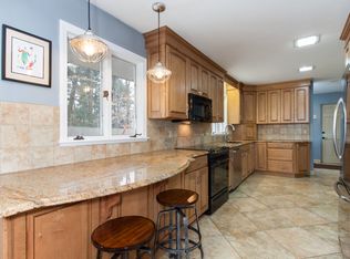 387 Williams St, Longmeadow, MA 01106