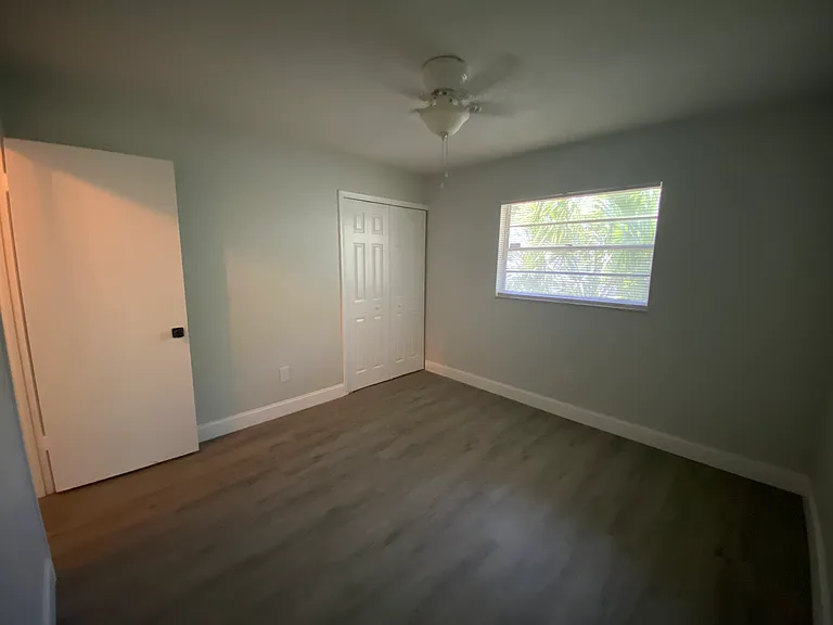 609 Parkwood Ave — Photo 16