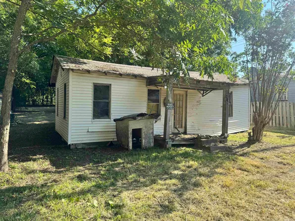 408 Petros Ave, Mena, AR 71953