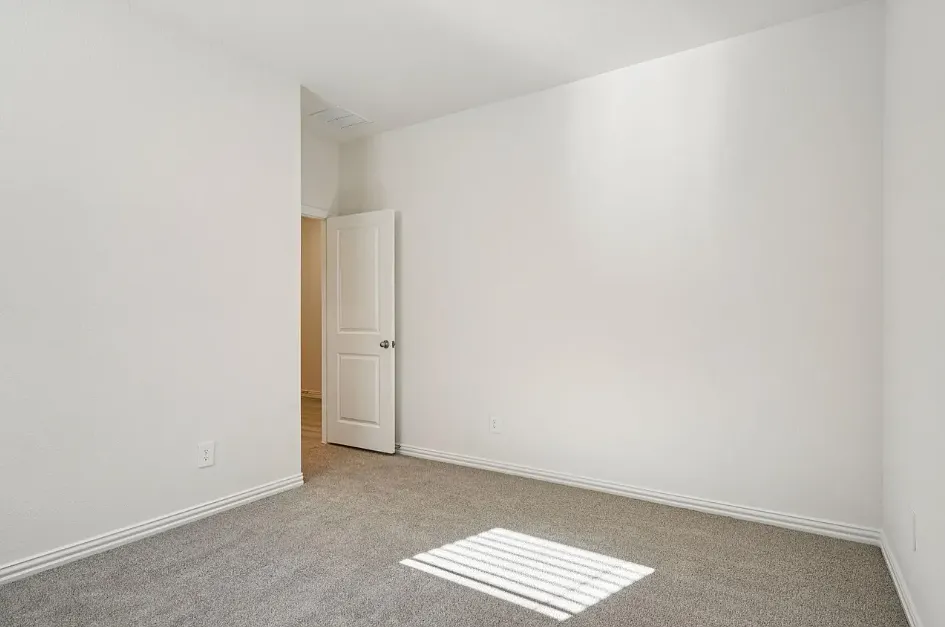 4 bed, 2260 sqft, $3,500 — Photo 3