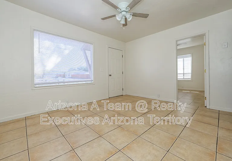 2631 N Fontana Ave #1 — Photo 4