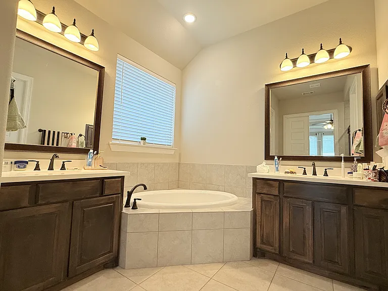 8805 Cedar Basin Dr — Photo 17