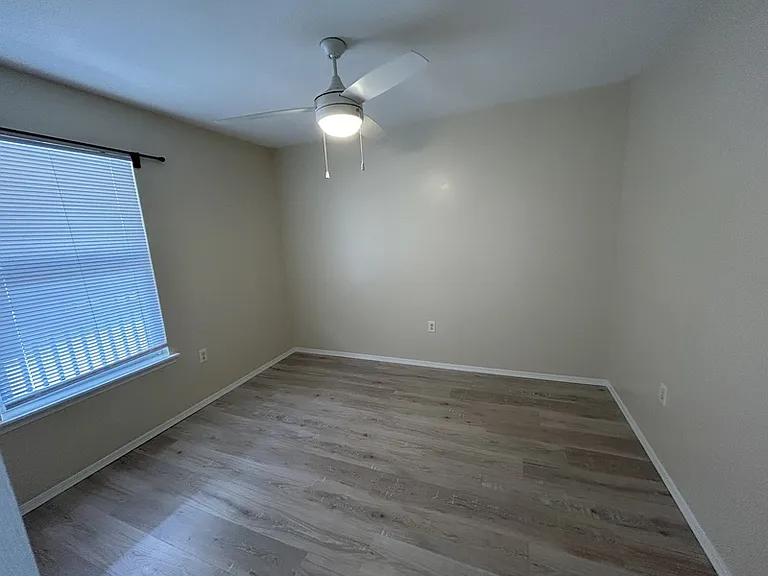1635 W Neptune St #10 — Photo 5
