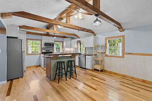 160 Como Ave Photo 1