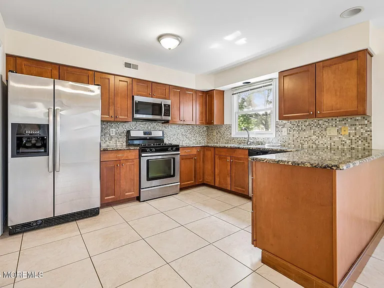 157 Northampton Dr — Photo 17
