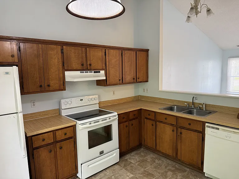 133 Twin Wood Dr #1 — Photo 19