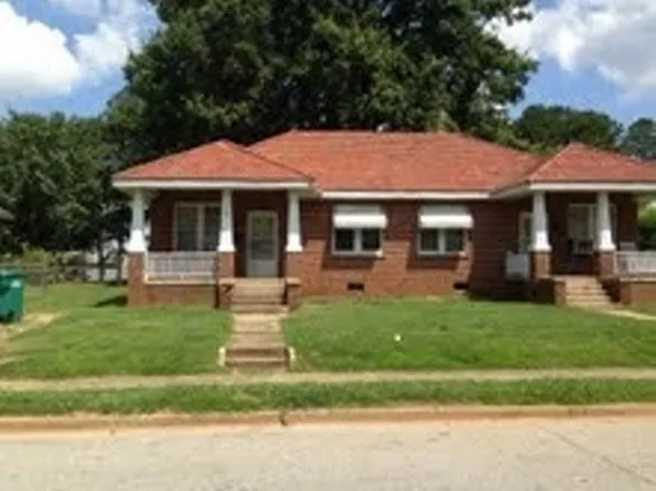 724 Holloway Ave, Greenwood, SC 29646