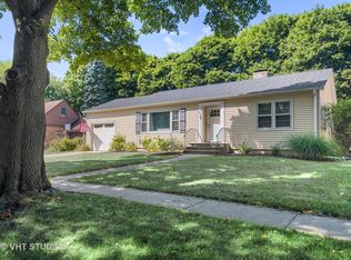 612 Illinois St, Geneva, IL 60134