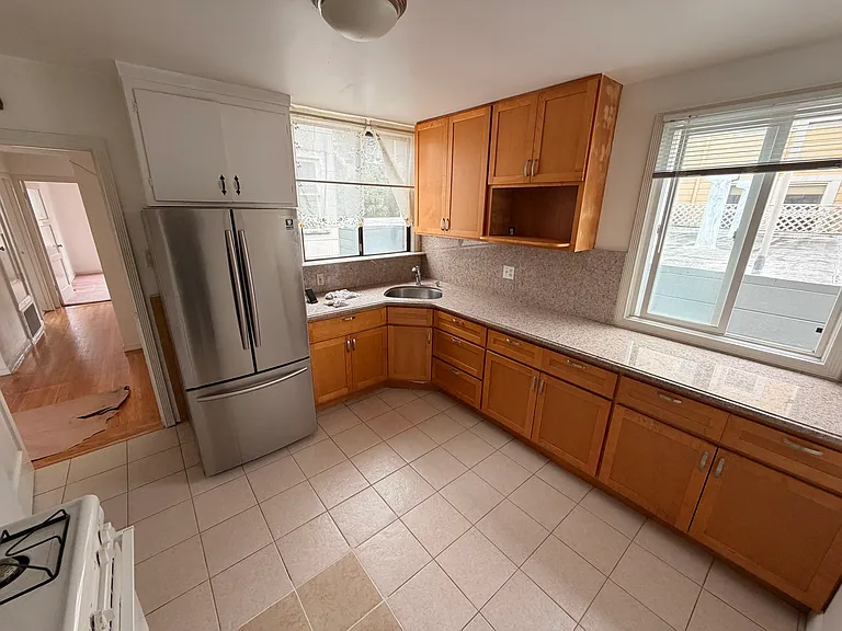 339 Moraga St #1 — Photo 12