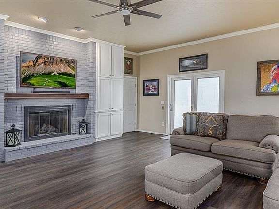 3rd image of 2621 NW 30th St