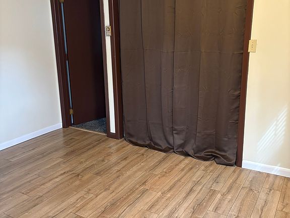 4th image of 204 Vineyard Ave APT A