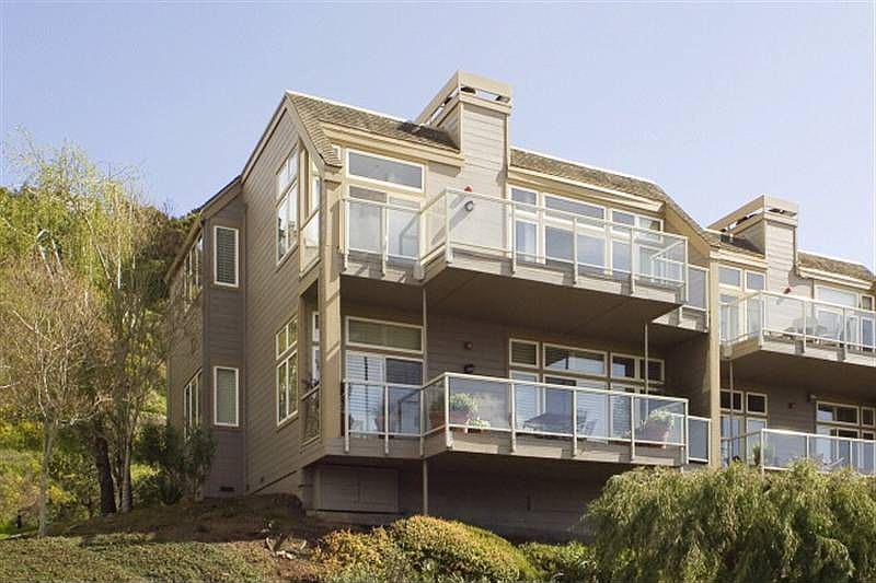 1st image of 32 Lyford Dr