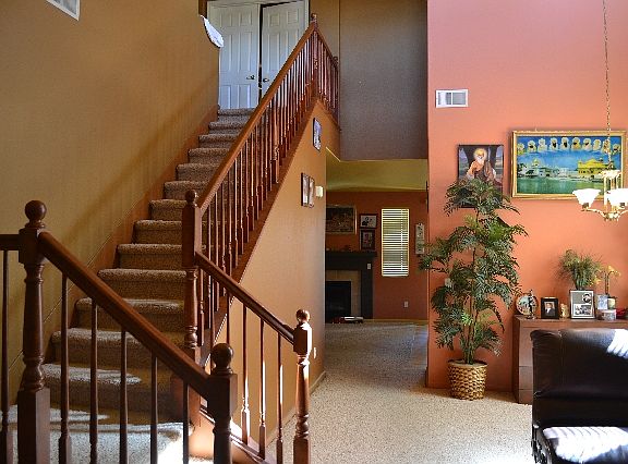 3rd image of 721 Bourn Dr