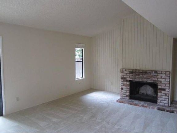 3rd image of 22 Park Place Ct