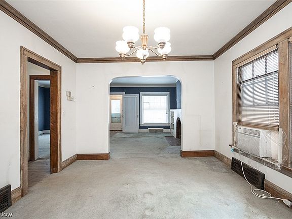 5th image of 3131 Essex Rd