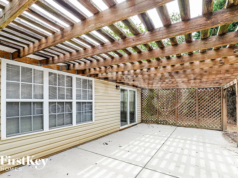 136 Rockbridge Ct — Photo 16
