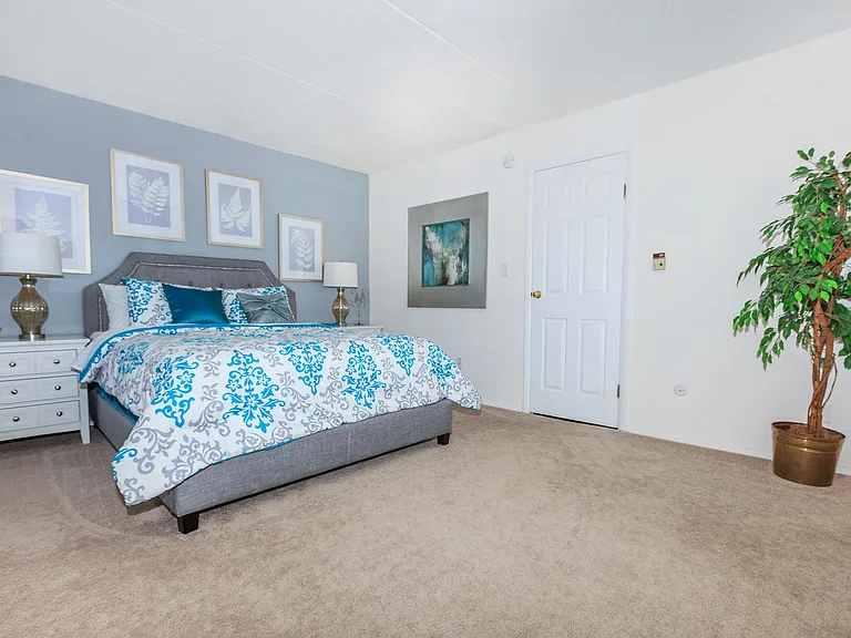 Lansing West Apartments — Photo 26