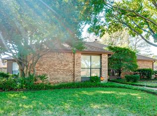 2210 Woodmont Ct, Arlington, TX 76017