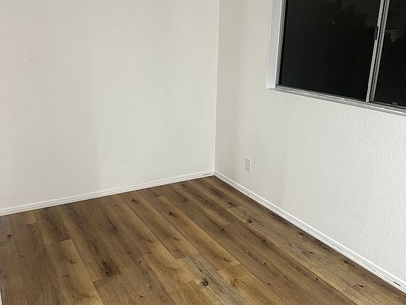 3rd image of 15411 S Berendo Ave APT 2