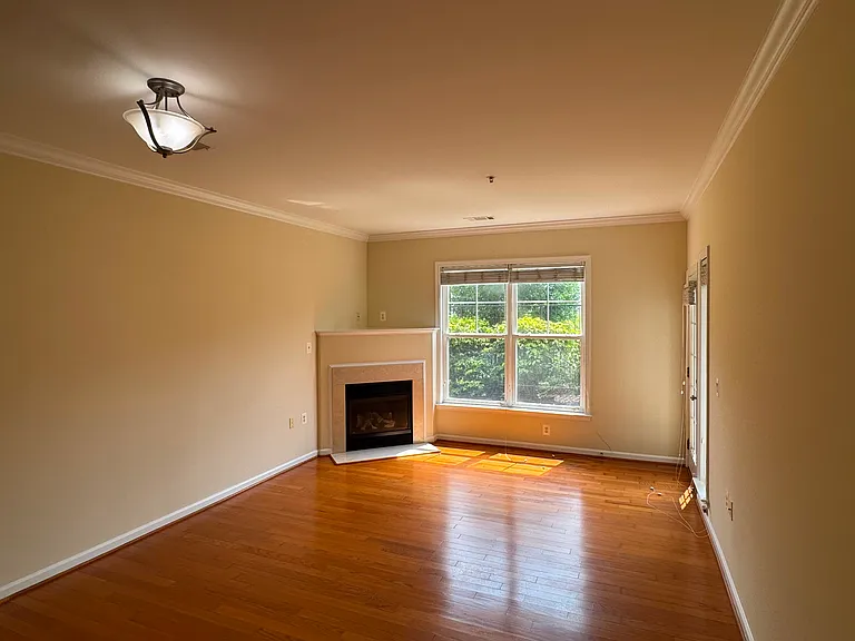 3810 Lightfoot St #109 — Photo 7