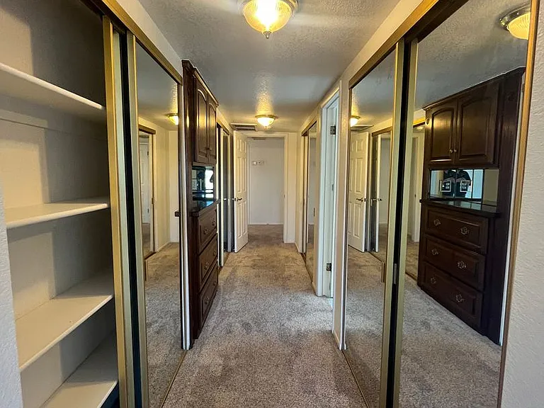 375 London Bridge Rd #4 — Photo 16