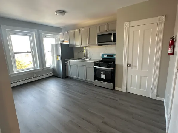 345 Arch St #4, New Britain, CT 06051