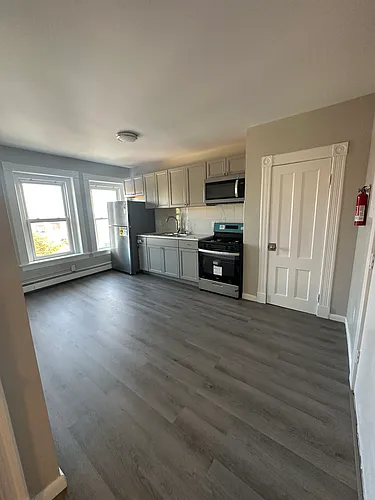 345 Arch St #4 Photo 1