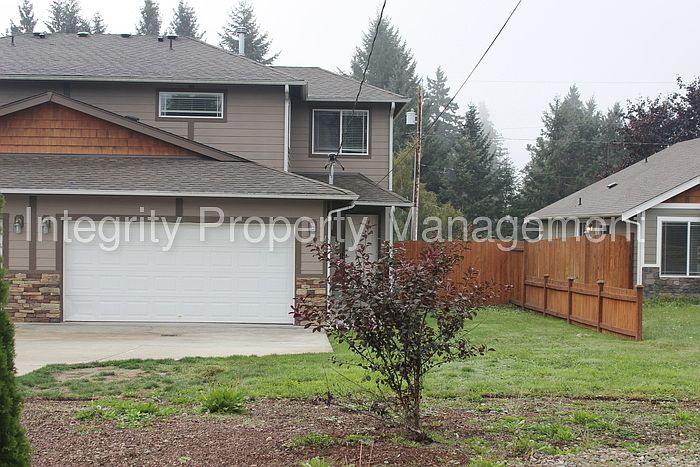 1st image of 118 173rd St E