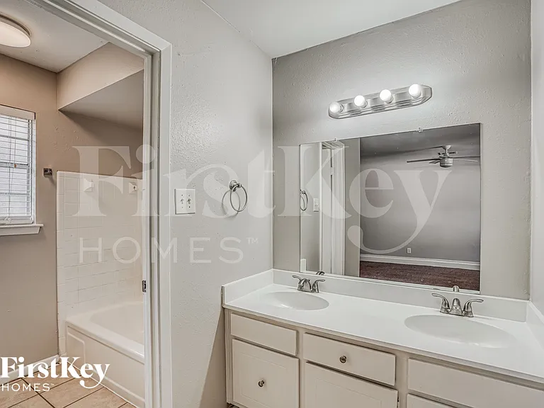 6610 Rowell Ct — Photo 13