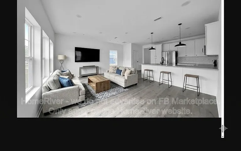 228 Clement Loop — Photo 1