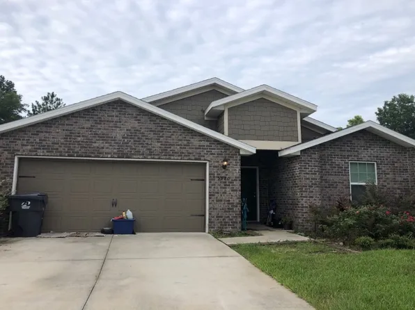 5980 Sands Pointe Dr, Macclenny, FL 32063