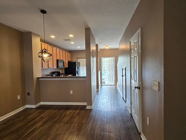 8533 Gablebend Way — Photo 6
