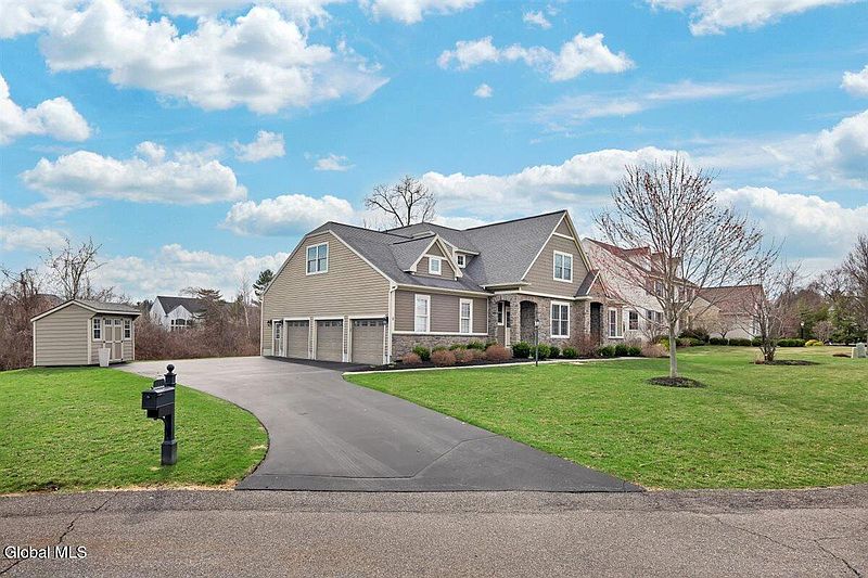 5th image of 11 Sundance Lane