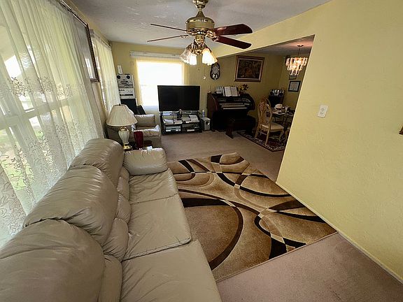 5th image of 3014 N Osprey Ave