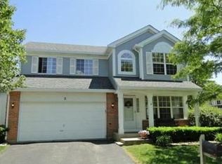 2 Redbud Ct, Lake In The Hills, IL 60156