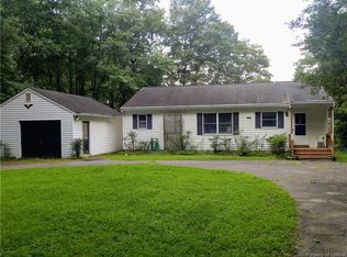 417 Hideaway Point Rd, Topping, VA 23169