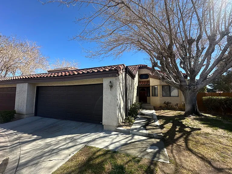 401 Tepatitlan Ct — Photo 1