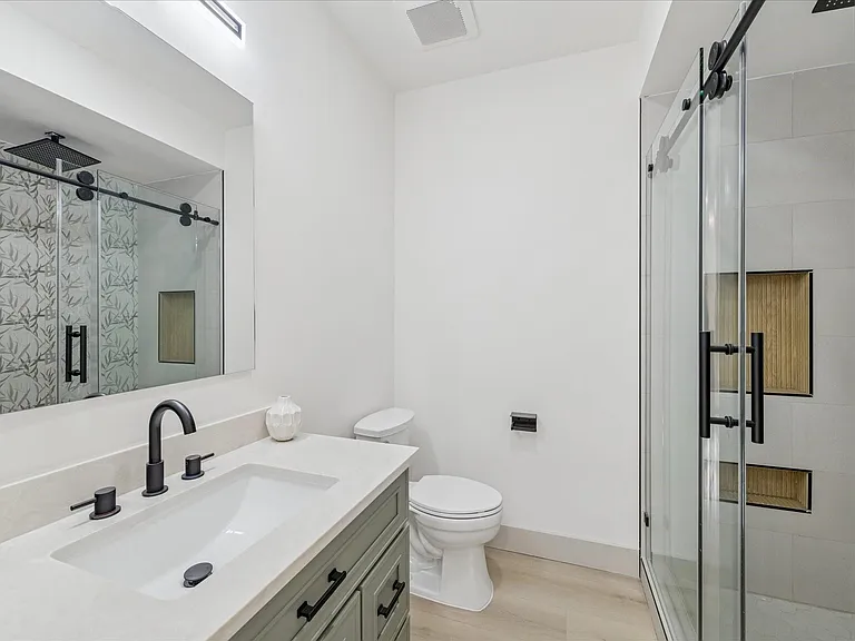 2306 Mill Lake Dr — Photo 16