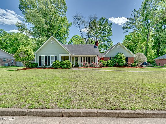 2nd image of 433 Brentwood Dr