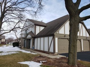 908 Stockley Rd #1, Downers Grove, IL 60516